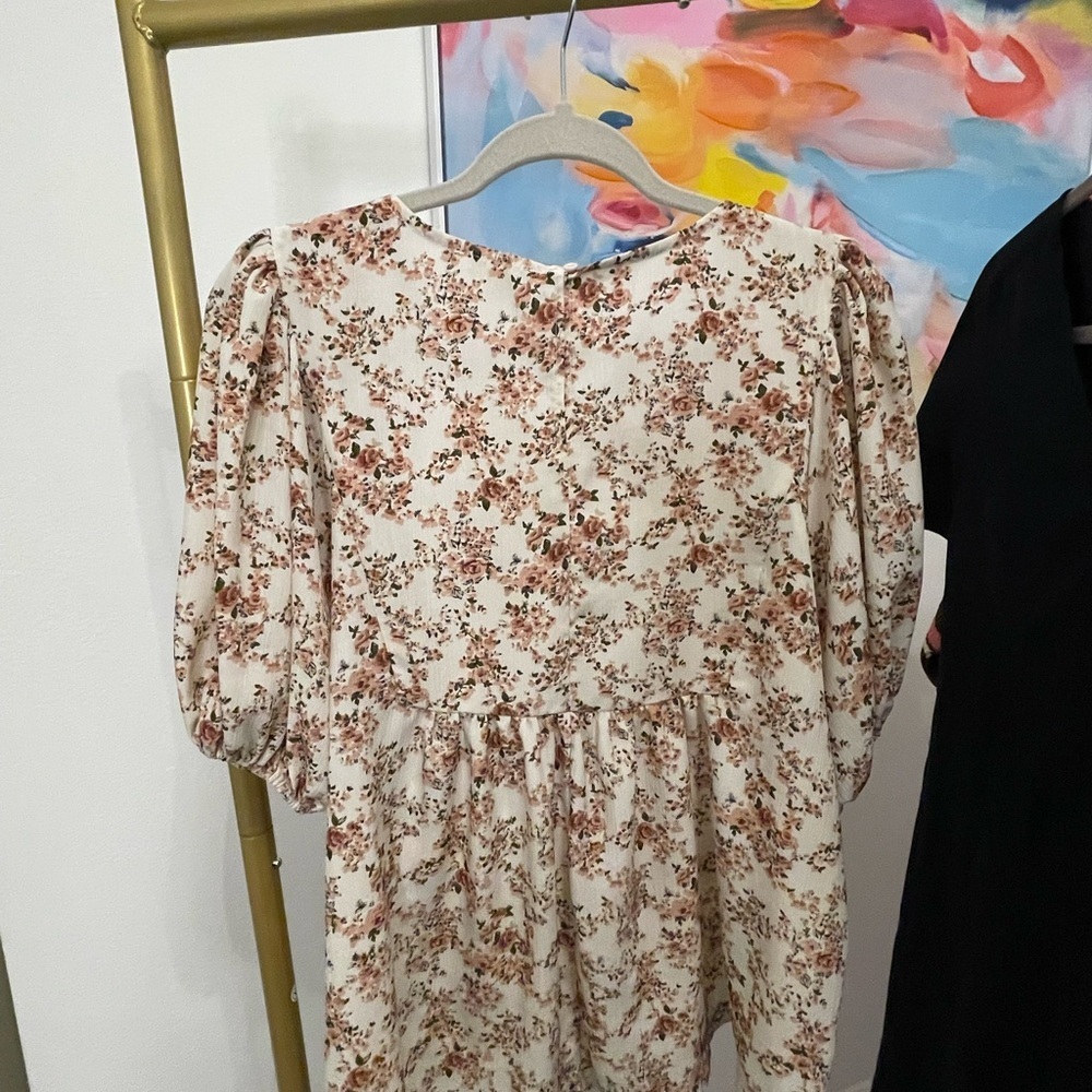 Entro Cream Floral Blouse with Puff Sleeves - Picture 3 of 4